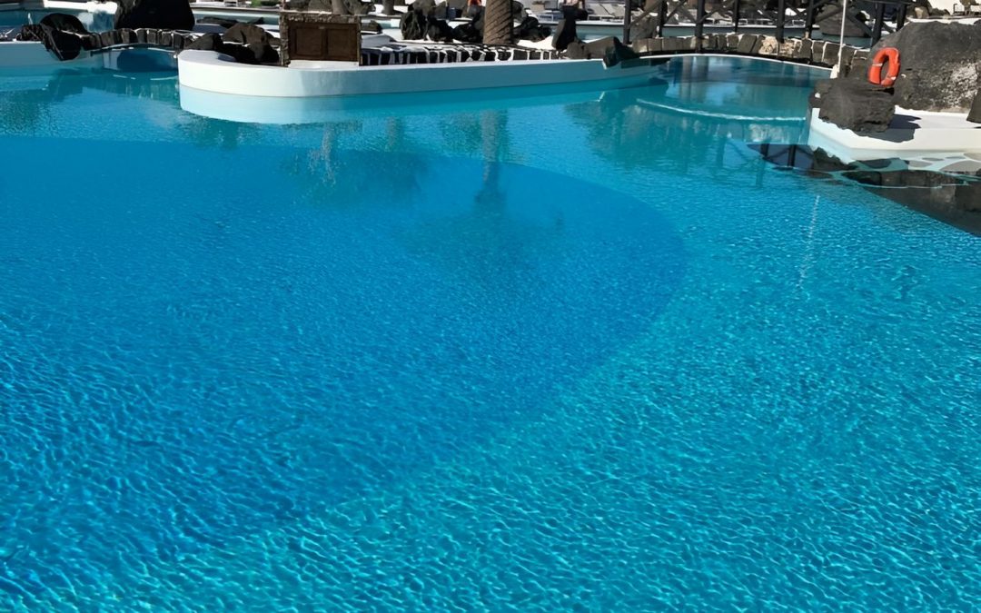 Piscina de Hotel Melía Salinas en Lanzarote